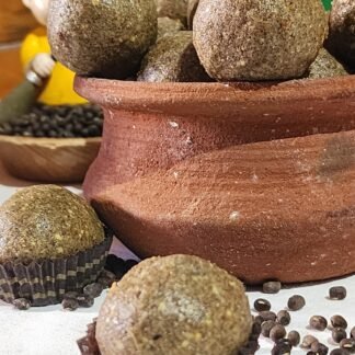 Black Urud Dal Laddu